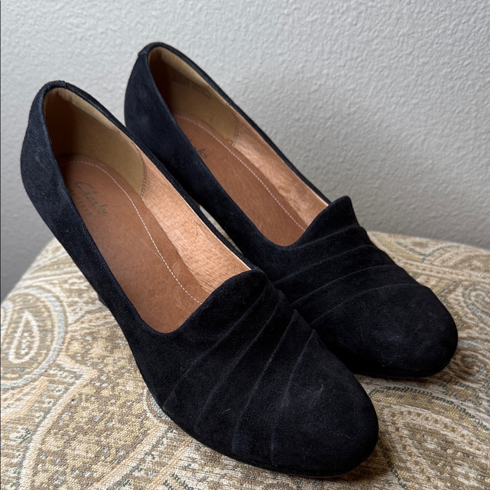 Clarks Black Suede Delsie Joy platform Heels Women’s Size 10